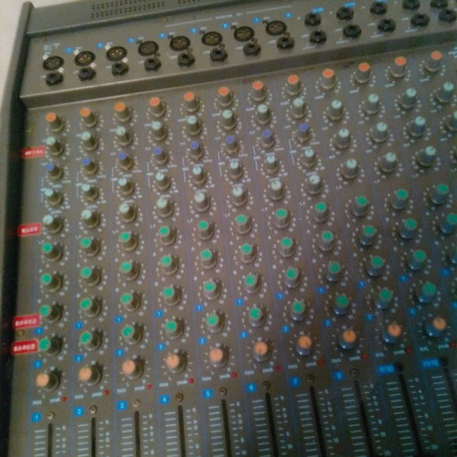 Montarbo Model 716 sound console like new
