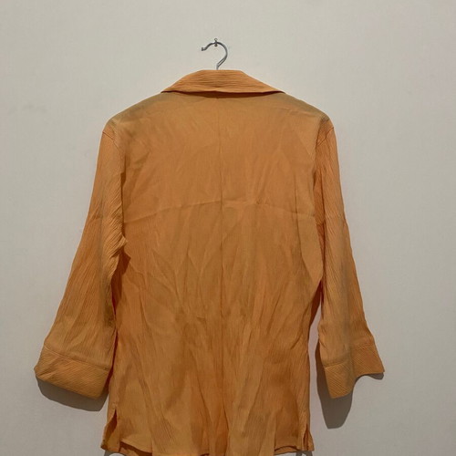 Gofre shirt like new, size Medium, orange