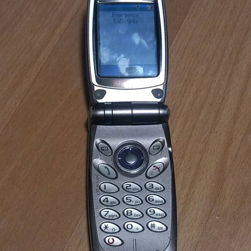 Panasonic Vodafone VFDF (G2) phone used, gray