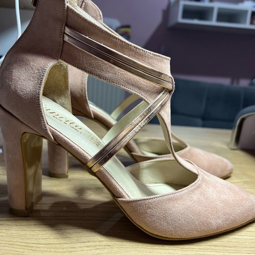 Pink velvet pumps like new, size 39