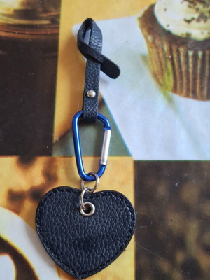 Leather heart keychain like new
