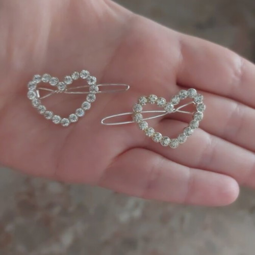 Silver heart-shaped hair clip with rhinestones new