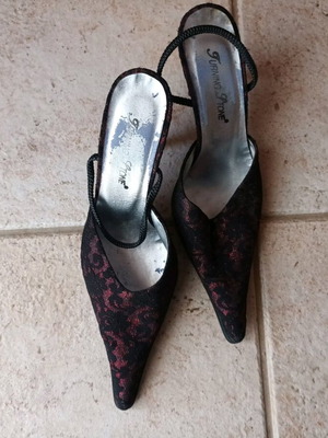 Pumps used size 38