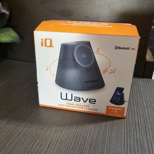 IQ Wave Home Speaker like new, portable Bluetooth