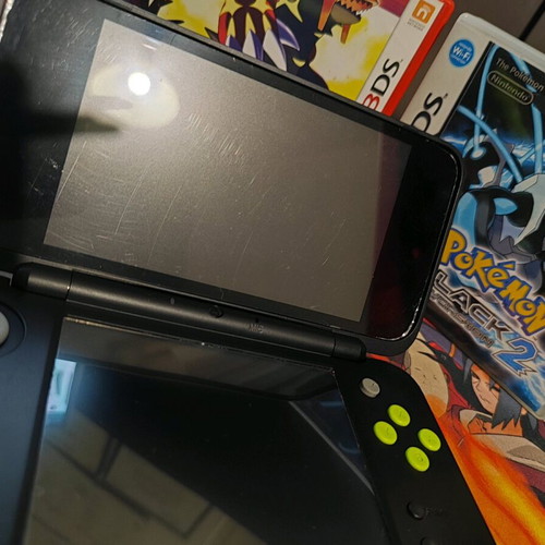 Нов Nintendo 2DS XL комплект с Mario Kart 7