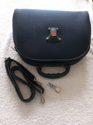 Large toiletry bag new, dark blue, ideal for travel