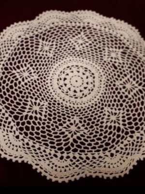 Handmade crochet doily in ecru color, diameter 0.28 m, new