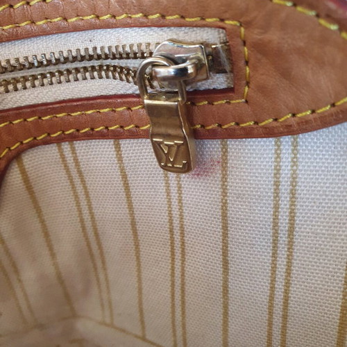 LV MM shoulder bag used, white
