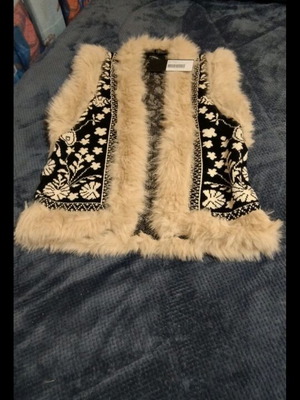 Vest with eco-friendly fur new, black and beige