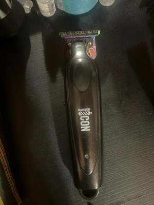 Trimmer Barber Icon used with new replacement blade