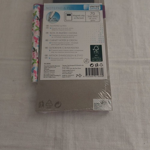 Notepad with pen and magnet on back new