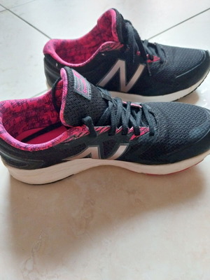 New Balance athletic shoes used, black with pink, size 38