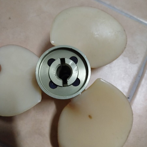 Adjustable 6.5 inch propeller like new