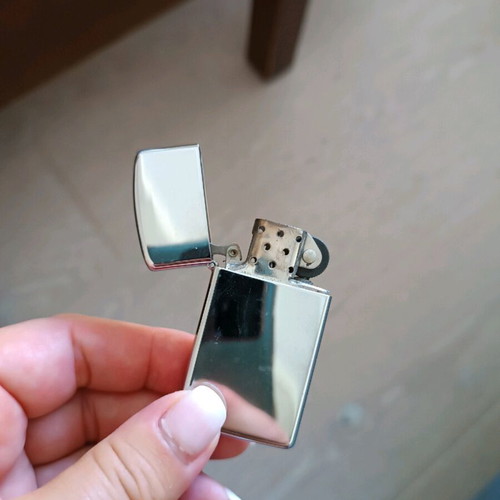 Zippo lighter like new, silver shiny, 90s decade