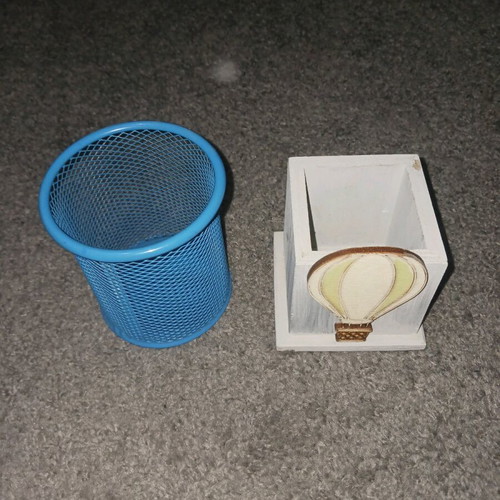Pencil holders like new, set of two