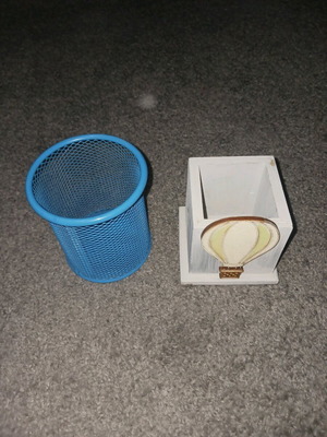 Pencil holders like new, set of two