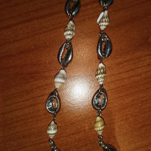 Long earrings like new with shells, silver color