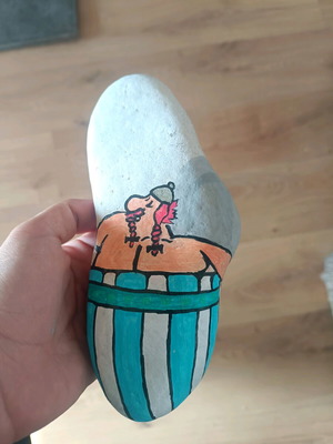 Painted stone new with acrylic colors