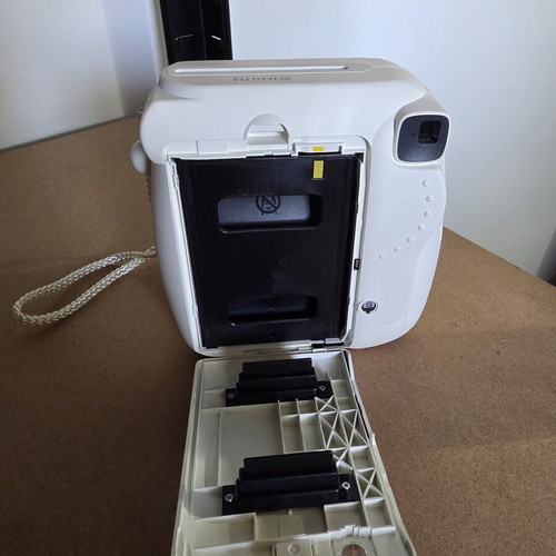 Fujifilm Instax Mini 8 camera like new