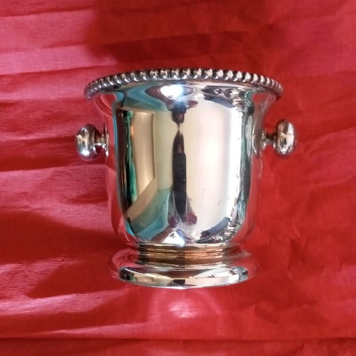 Silver-plated ice bucket used, height 13cm, diameter 11cm