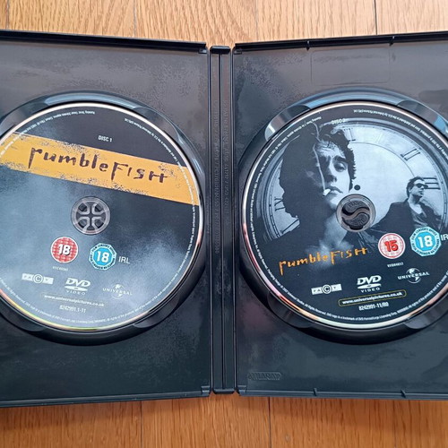 Rumble Fish (Ο Αταίριαστος) DVD μεταχειρισμένο, 2 δίσκοι, δράμα κοινωνικό
