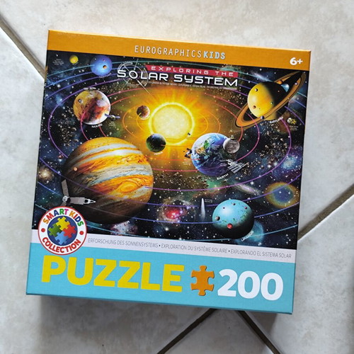 Solar System Puzzle like new, 200 pieces