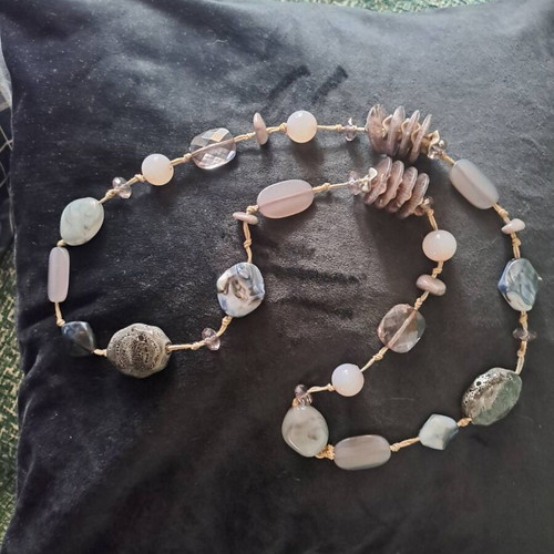 Necklace used in excellent condition