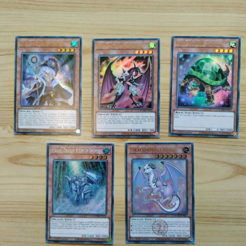 Yu-Gi-Oh foil cards like new