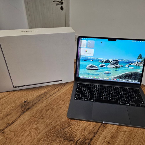 MacBook Air 13.6" M2 (2022) used, 8GB RAM, 256GB SSD, Space Gray, screen defect