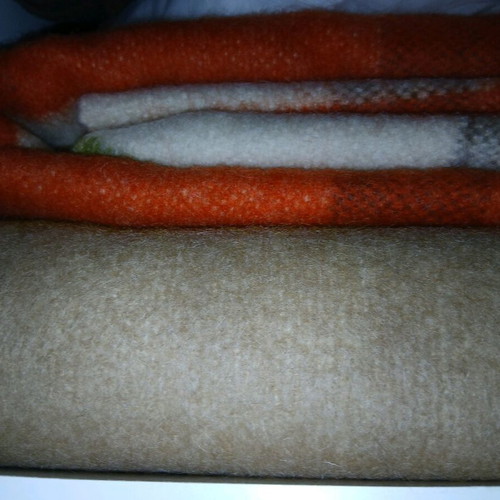Handmade wool blankets like new, set of 2, size 1.60x1.20