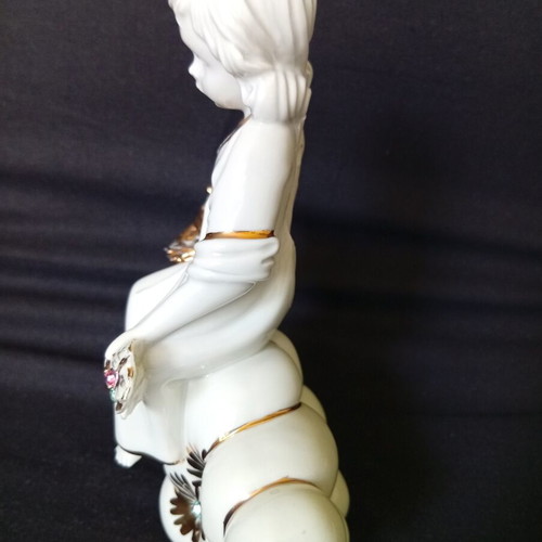 Capodimonte porcelain figurine like new, 15/12 cm