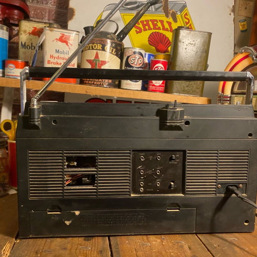 Philips Spatial Stereo 508 Boombox used with external wear