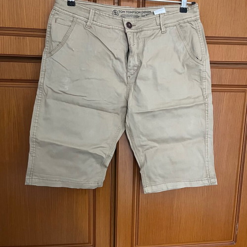 Tom Tompson Vermoyda beige shorts, size L