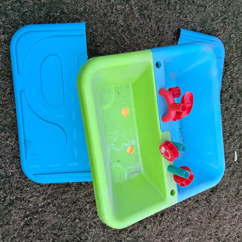 Water and Sand Play Table like new