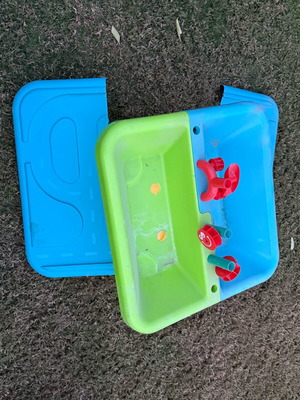 Water and Sand Play Table like new