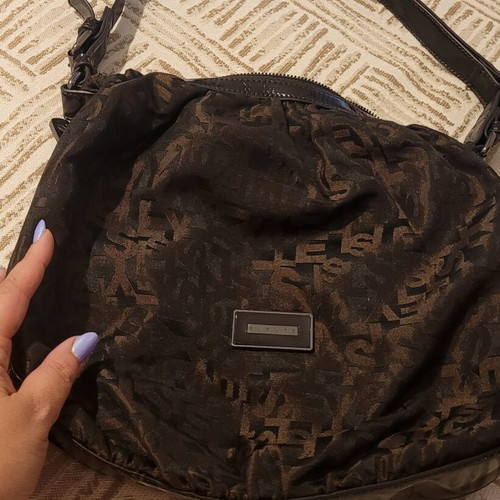 Sisley shoulder bag like new, brown with embossed letters and patent details