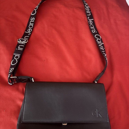 Calvin Klein crossbody bag like new, black