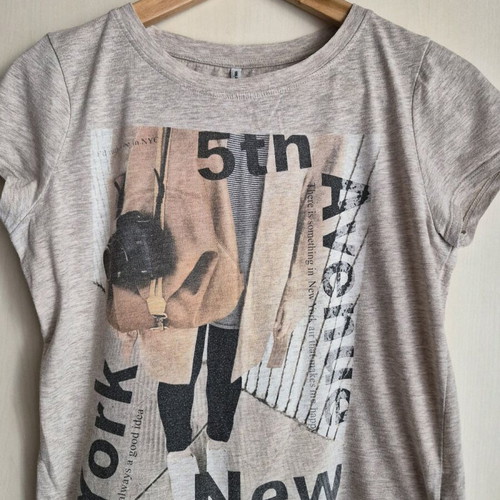 Stradivarius T-shirt used with print and chiffon hem size M