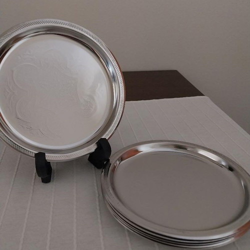 Stainless steel serving plates used, pack of 6, embossed design