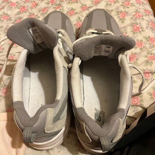 New Balance sneakers size 42.5, new, gray and white