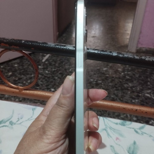 Realme smartphone, pistachio color, 6.6-inch screen