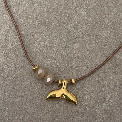 Necklace pendant new, brown and gold