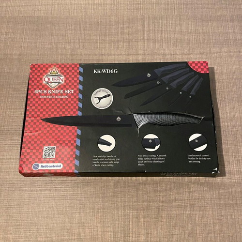 Queen knife set like new