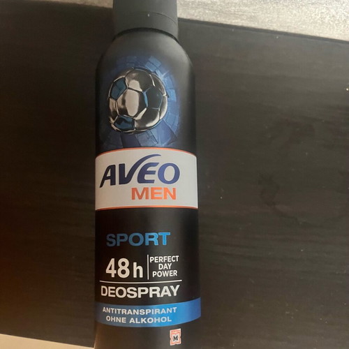 Men's grooming set new with after shave lotion, shaving foam and deodorants
