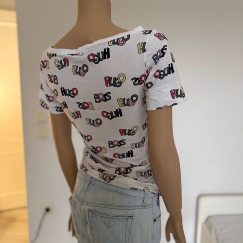 Hugo Boss white cotton top S like new with multicolor logo