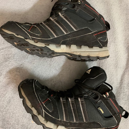 Adidas AX1 μποτάκια πεζοπορίας 44 μεταχειρισμένα, μαύρα