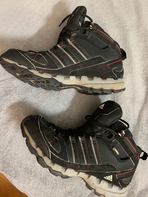 Adidas AX1 μποτάκια πεζοπορίας 44 μεταχειρισμένα, μαύρα