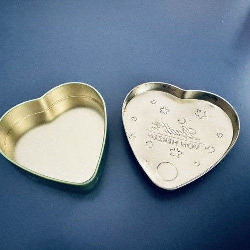 Lindt Von Herzen Limited Edition metal heart box used