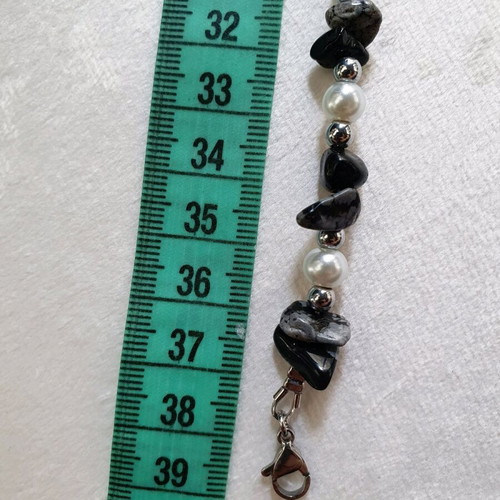 Snowflake Obsidian and Pearl Half Chain Necklace like new
