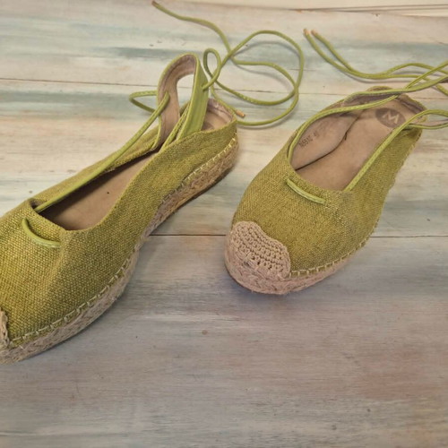 Espadrilles green size 40 like new with ankle ties